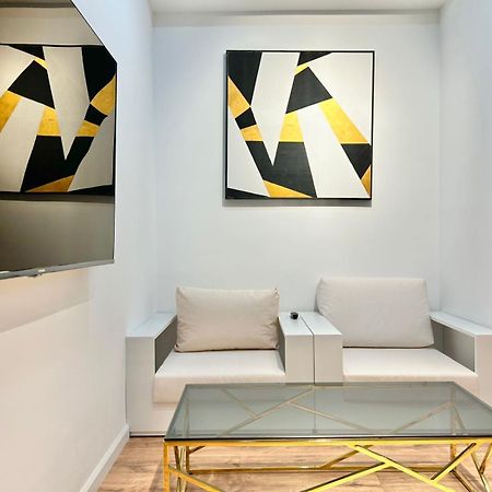 City Center - Next To Holiday Inn -2Br Apartment Τυφλίδα Εξωτερικό φωτογραφία