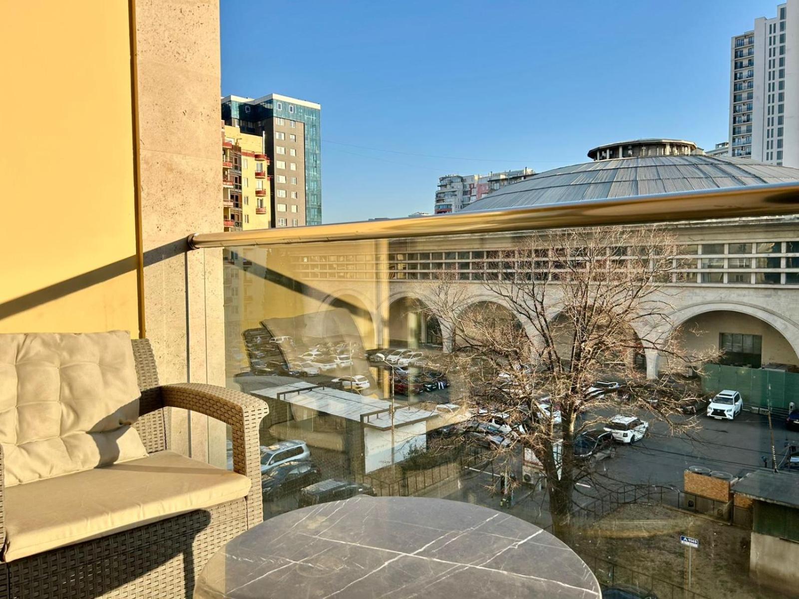 City Center - Next To Holiday Inn -2Br Apartment Τυφλίδα Εξωτερικό φωτογραφία
