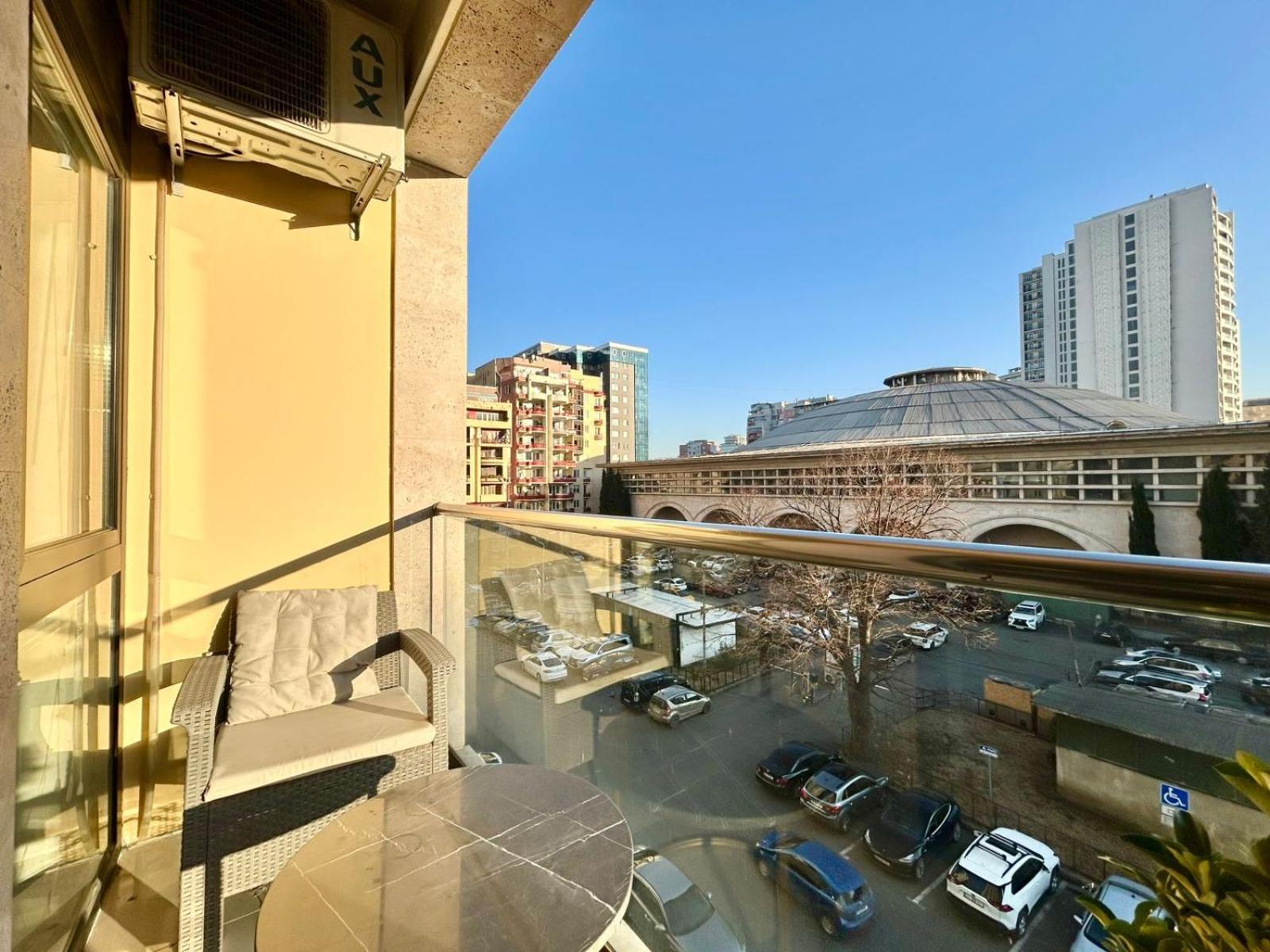 City Center - Next To Holiday Inn -2Br Apartment Τυφλίδα Εξωτερικό φωτογραφία