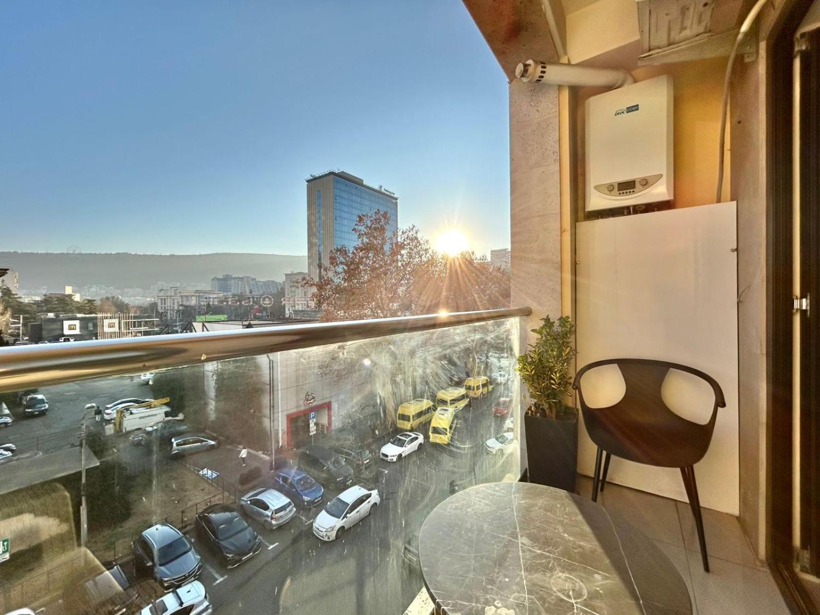 City Center - Next To Holiday Inn -2Br Apartment Τυφλίδα Εξωτερικό φωτογραφία