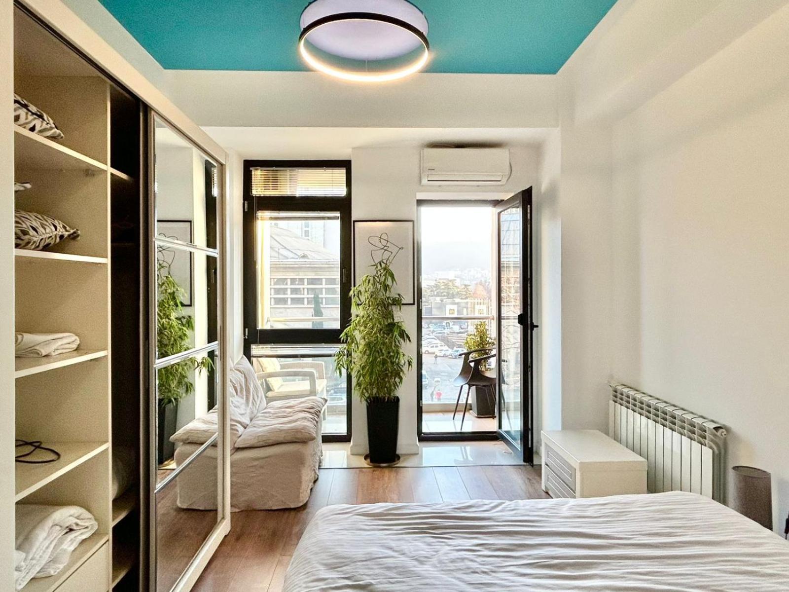 City Center - Next To Holiday Inn -2Br Apartment Τυφλίδα Εξωτερικό φωτογραφία