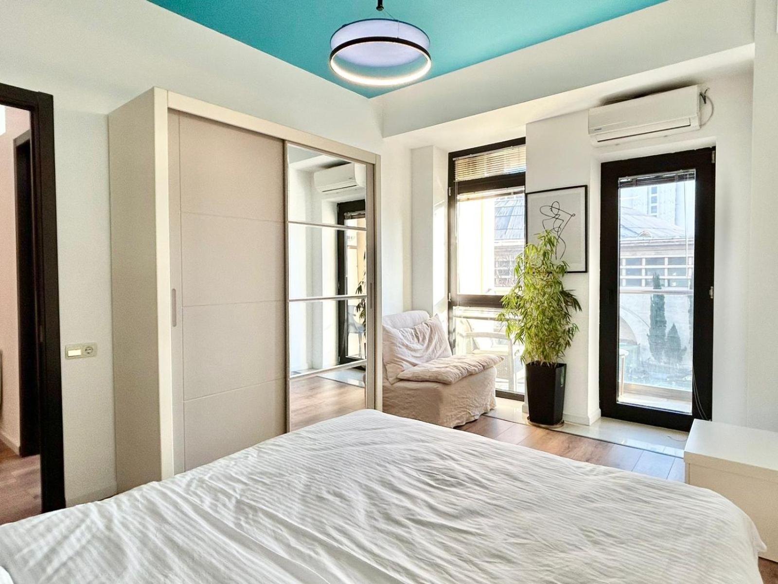 City Center - Next To Holiday Inn -2Br Apartment Τυφλίδα Εξωτερικό φωτογραφία