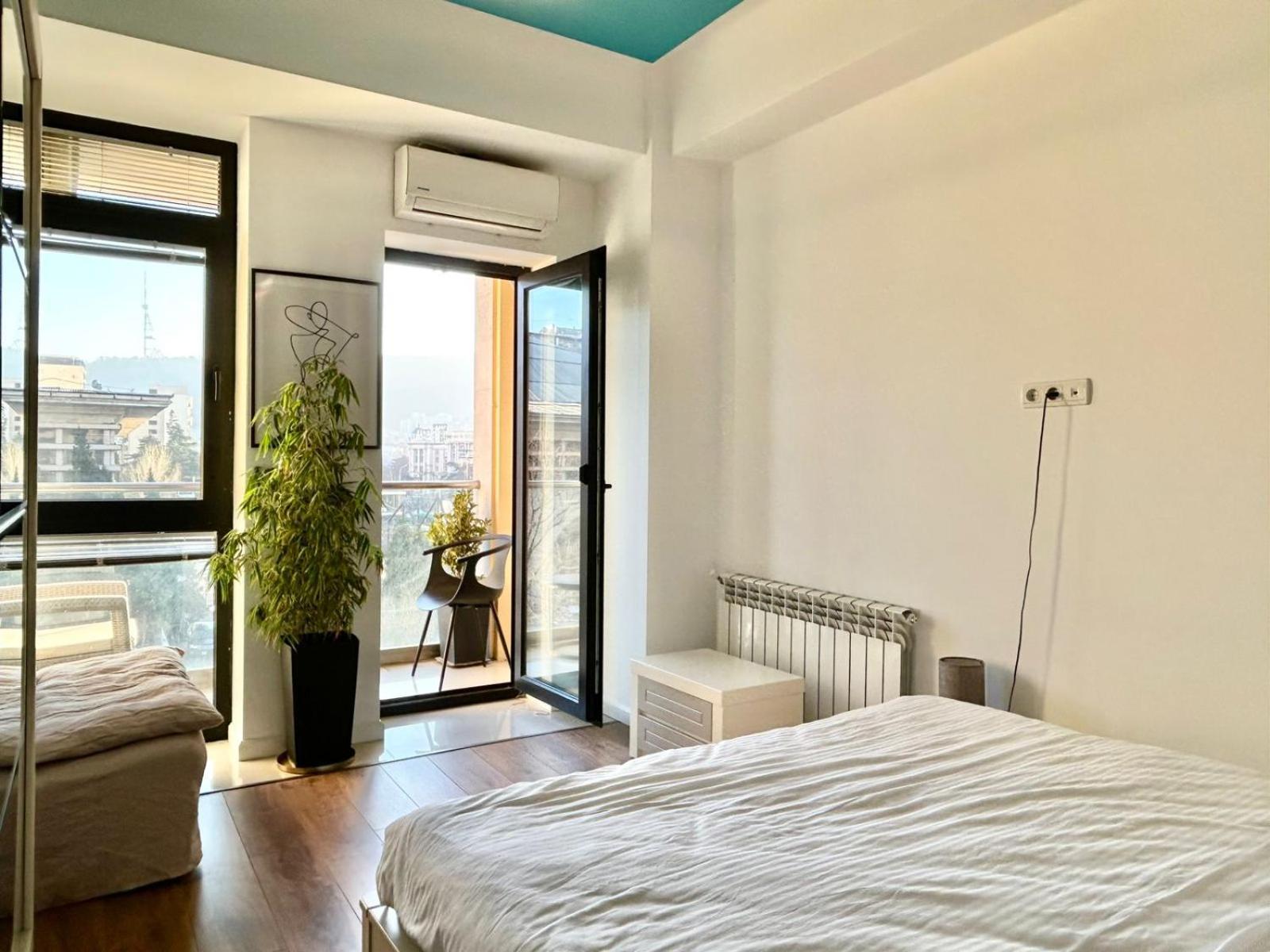 City Center - Next To Holiday Inn -2Br Apartment Τυφλίδα Εξωτερικό φωτογραφία