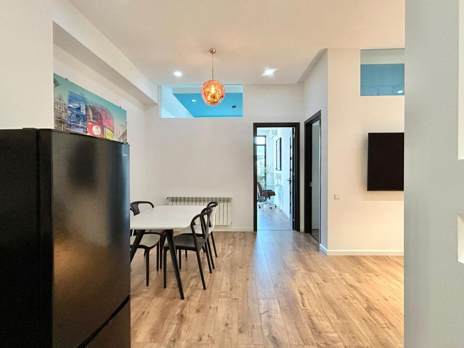 City Center - Next To Holiday Inn -2Br Apartment Τυφλίδα Εξωτερικό φωτογραφία