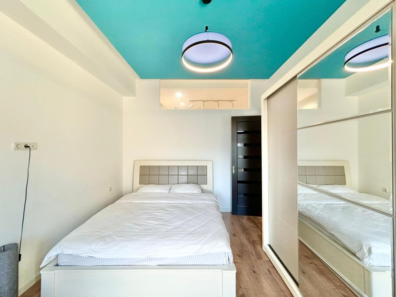 City Center - Next To Holiday Inn -2Br Apartment Τυφλίδα Εξωτερικό φωτογραφία