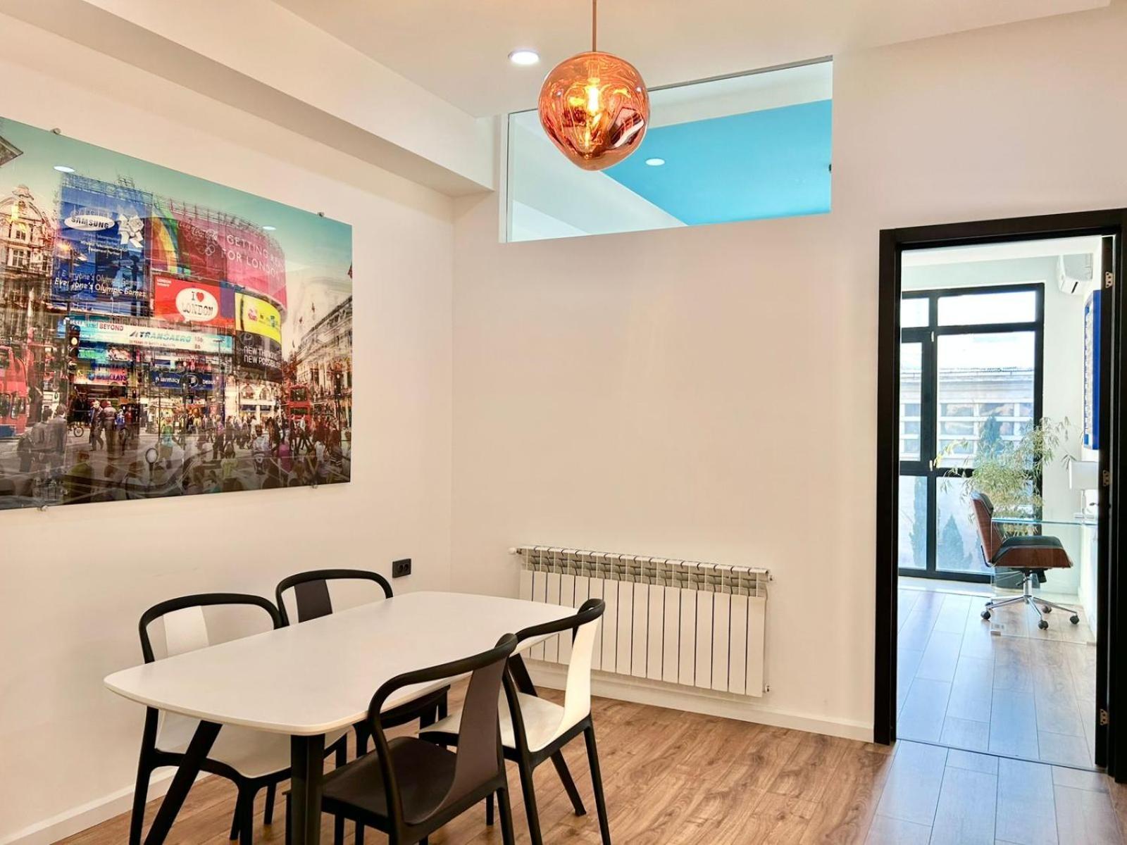 City Center - Next To Holiday Inn -2Br Apartment Τυφλίδα Εξωτερικό φωτογραφία