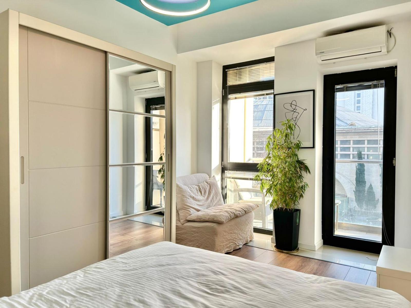 City Center - Next To Holiday Inn -2Br Apartment Τυφλίδα Εξωτερικό φωτογραφία