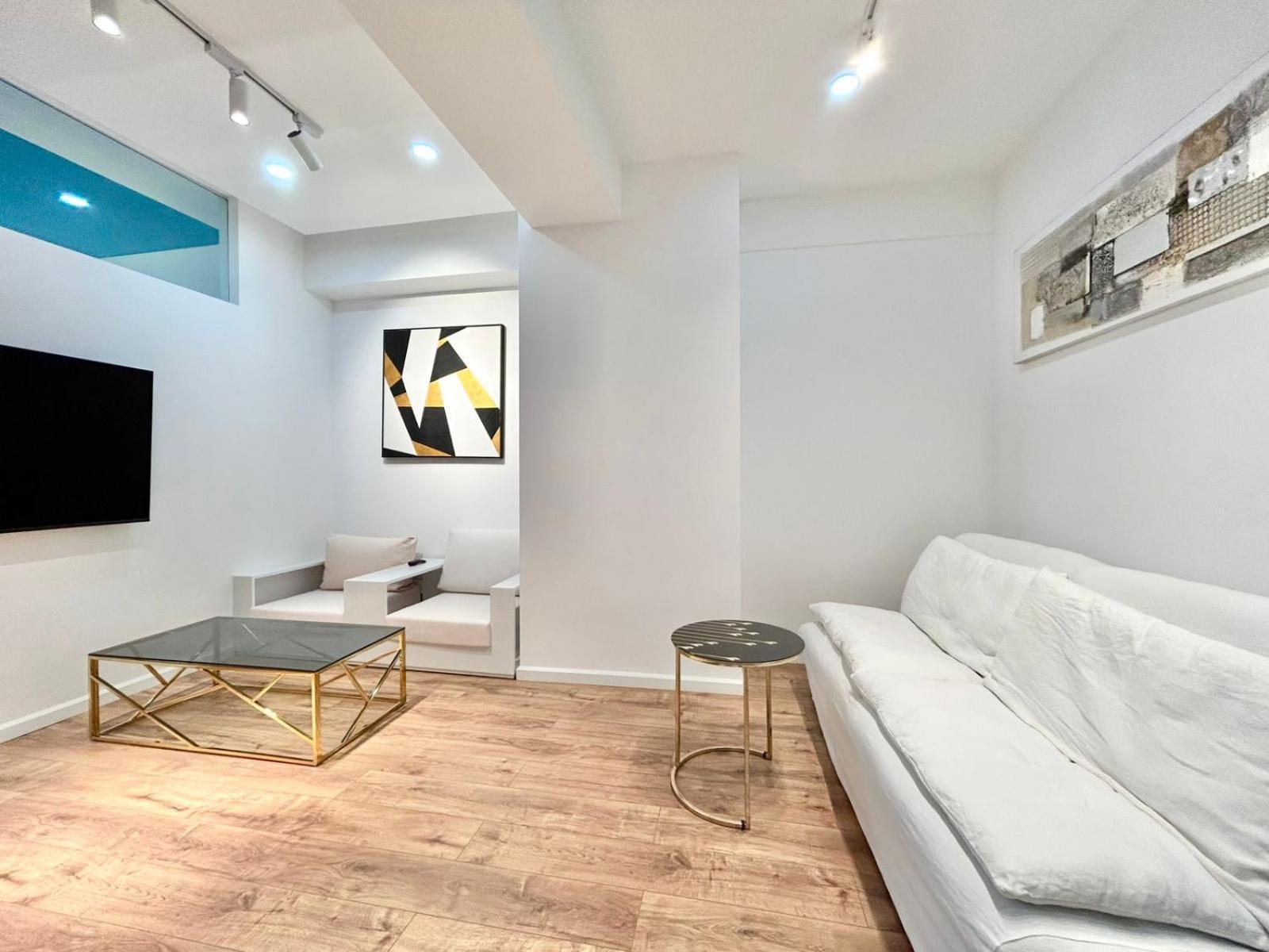 City Center - Next To Holiday Inn -2Br Apartment Τυφλίδα Εξωτερικό φωτογραφία