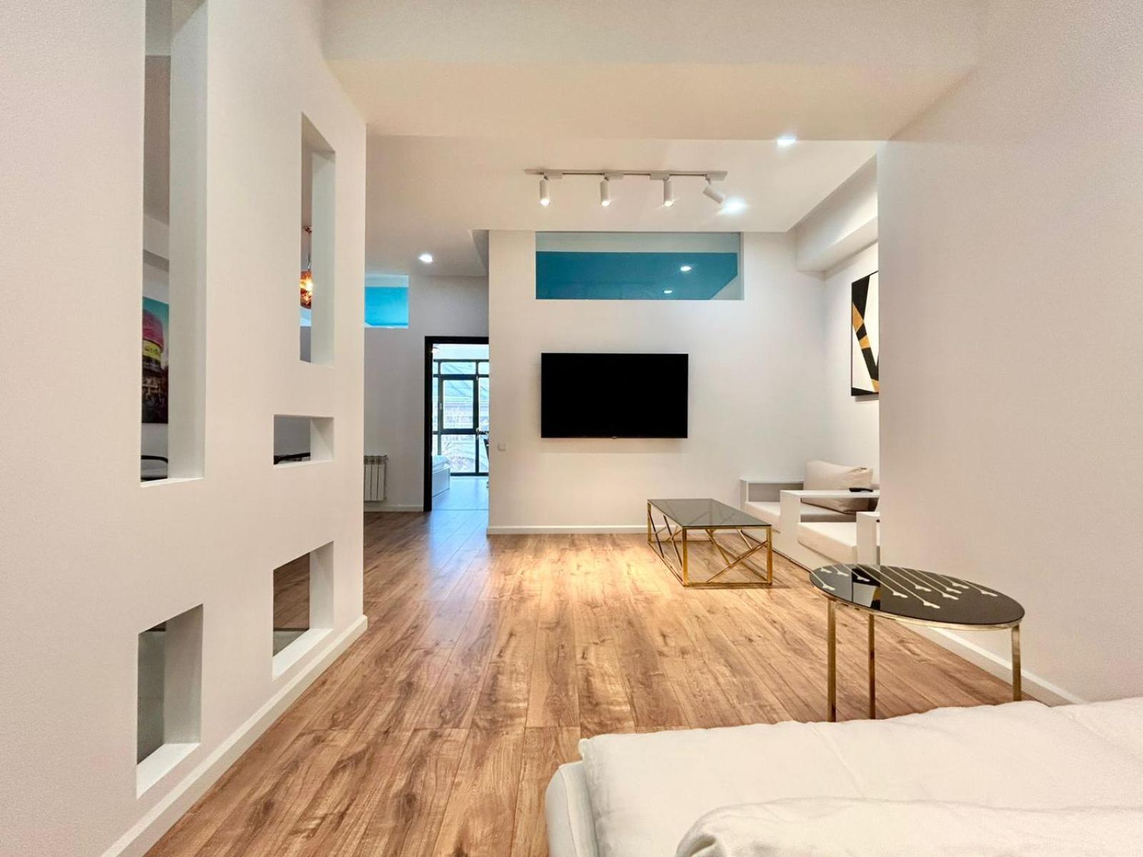 City Center - Next To Holiday Inn -2Br Apartment Τυφλίδα Εξωτερικό φωτογραφία