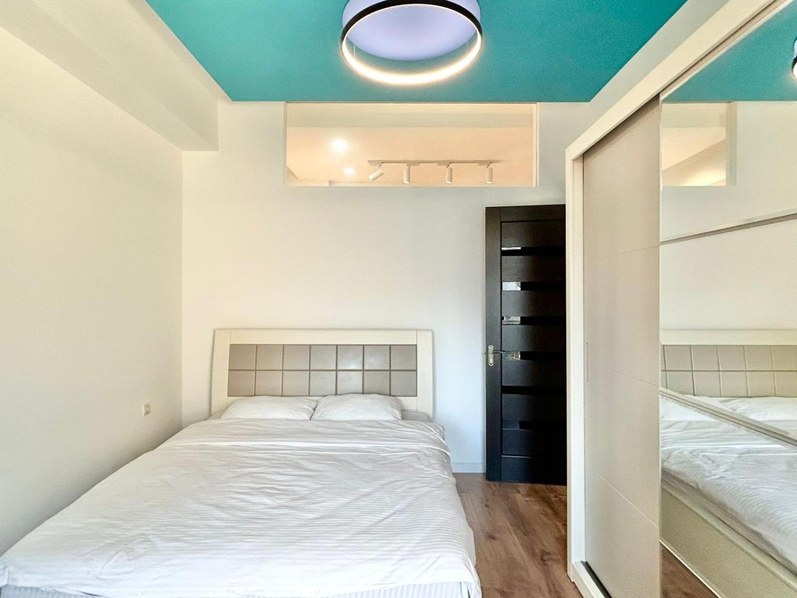 City Center - Next To Holiday Inn -2Br Apartment Τυφλίδα Εξωτερικό φωτογραφία