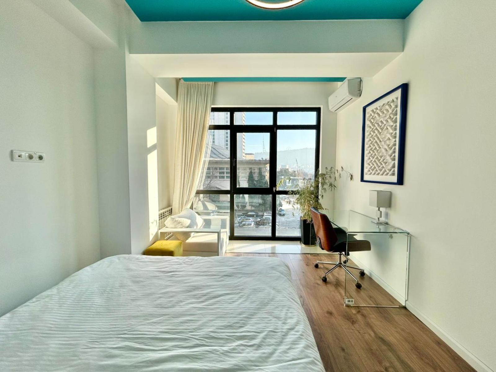 City Center - Next To Holiday Inn -2Br Apartment Τυφλίδα Εξωτερικό φωτογραφία
