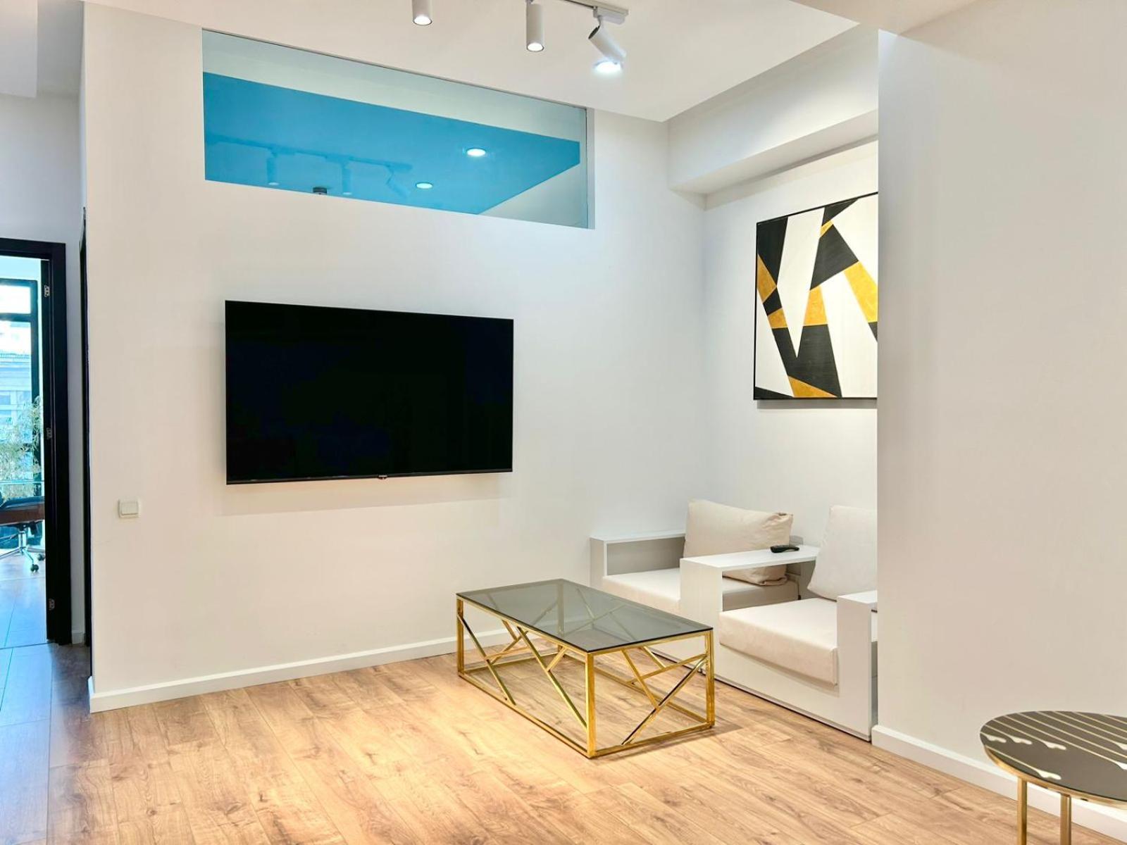 City Center - Next To Holiday Inn -2Br Apartment Τυφλίδα Εξωτερικό φωτογραφία