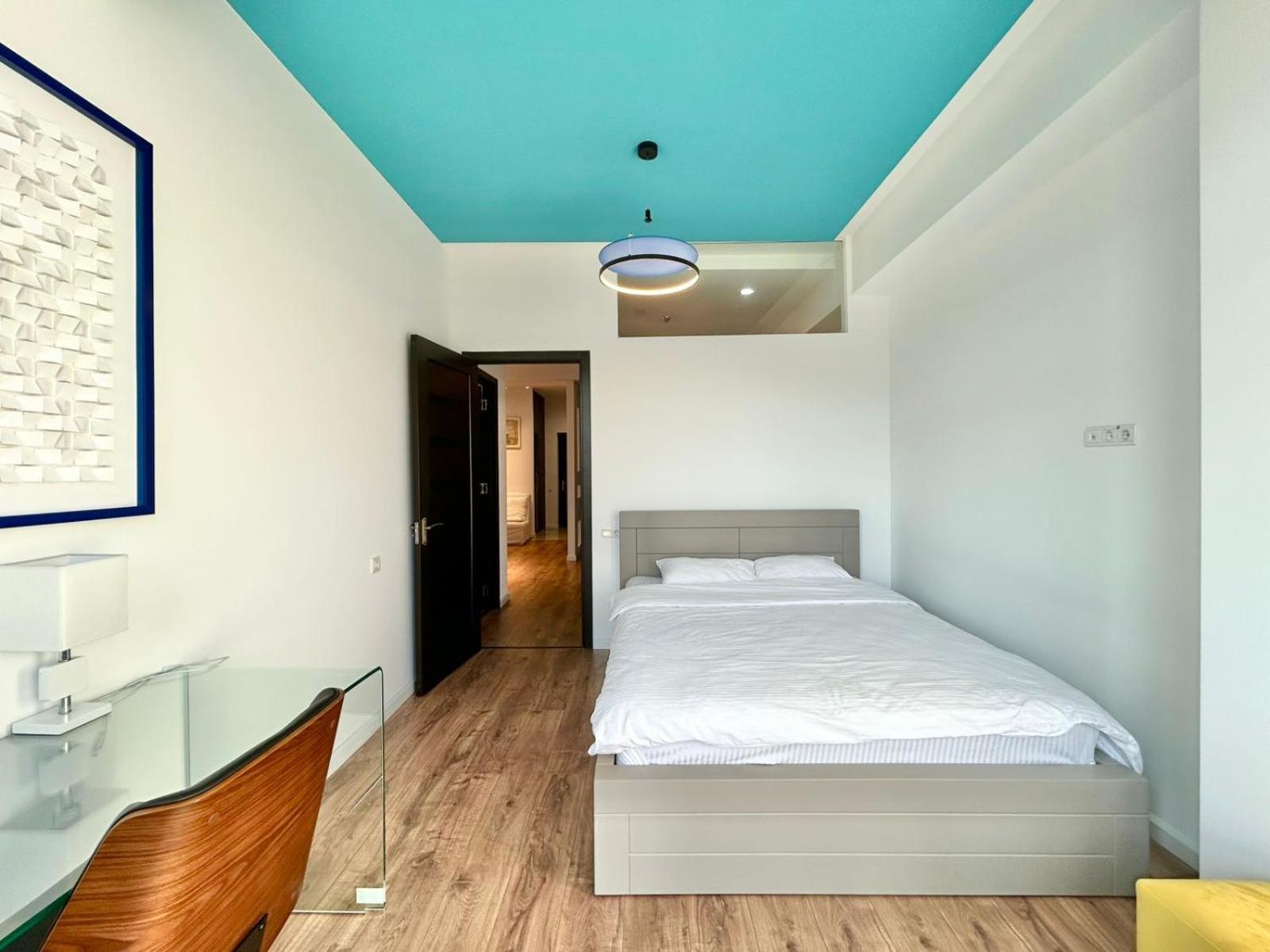 City Center - Next To Holiday Inn -2Br Apartment Τυφλίδα Εξωτερικό φωτογραφία